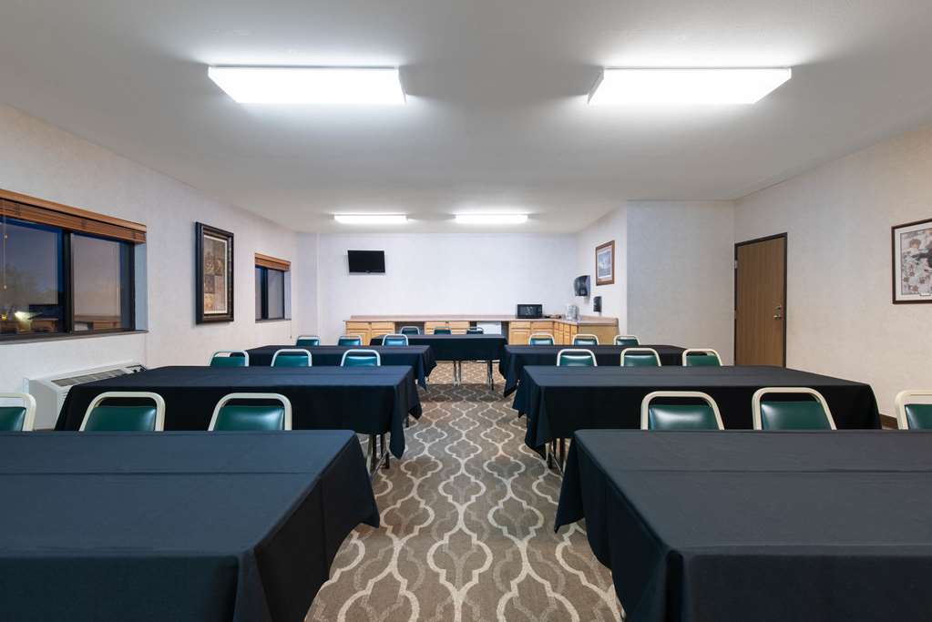 Days Inn Mitchell - thumb 9