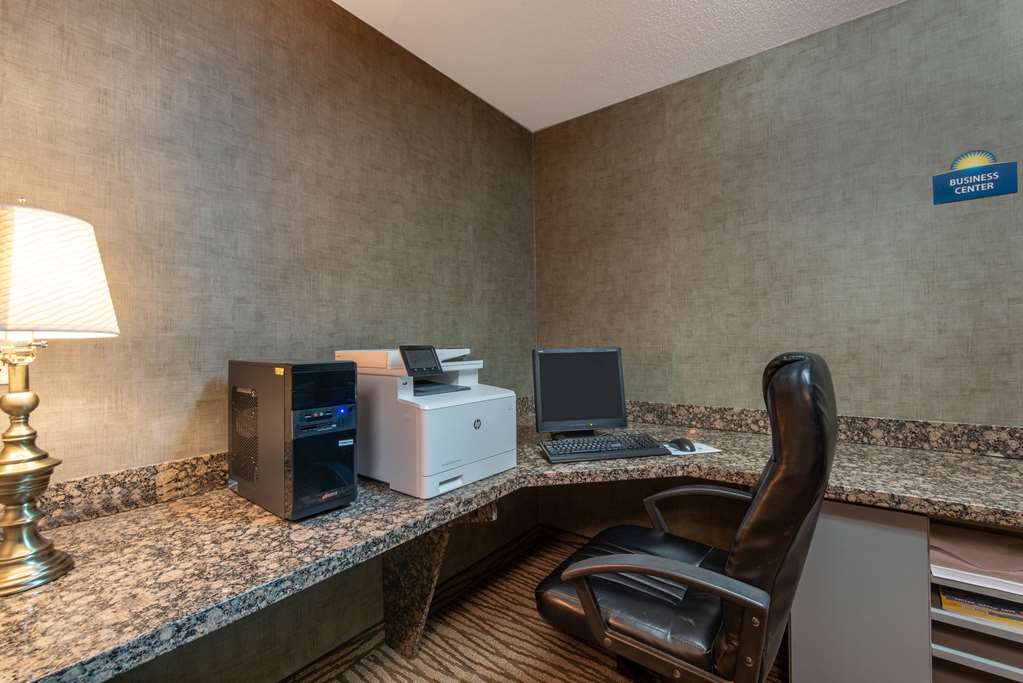 Days Inn Mitchell - thumb 15