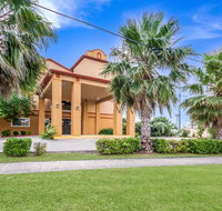 Quality Suites - Tourism House