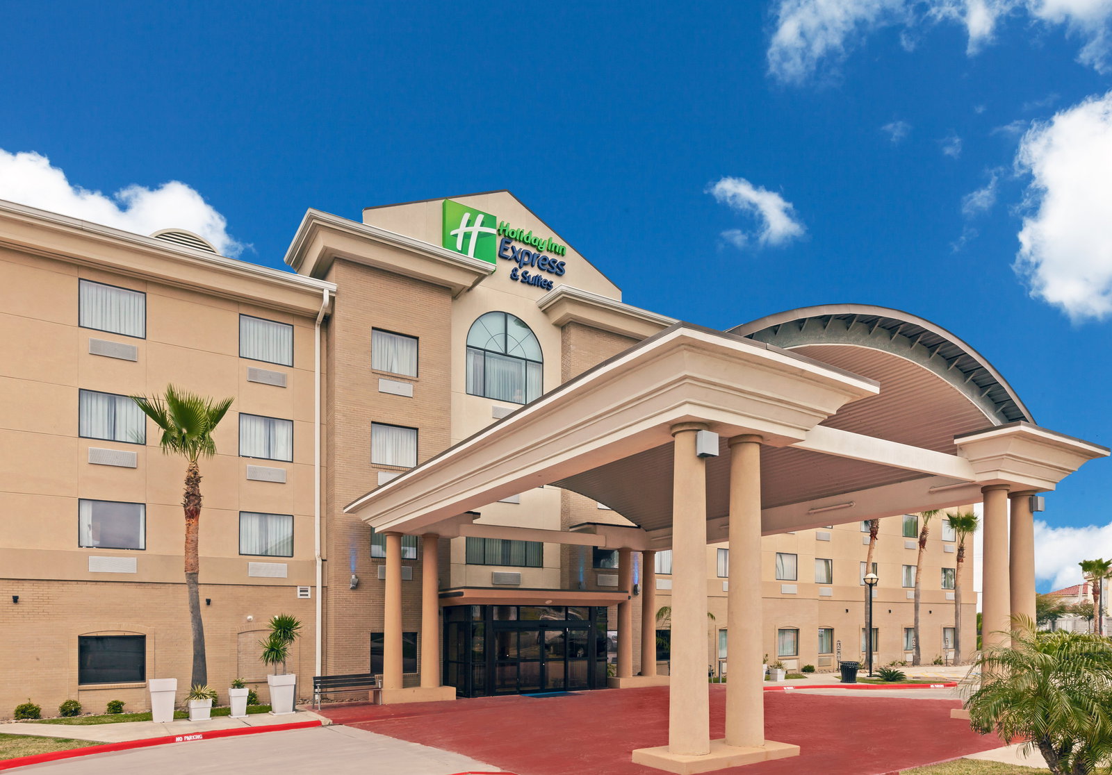 Holiday Inn Express Hotel & Suites - thumb 0
