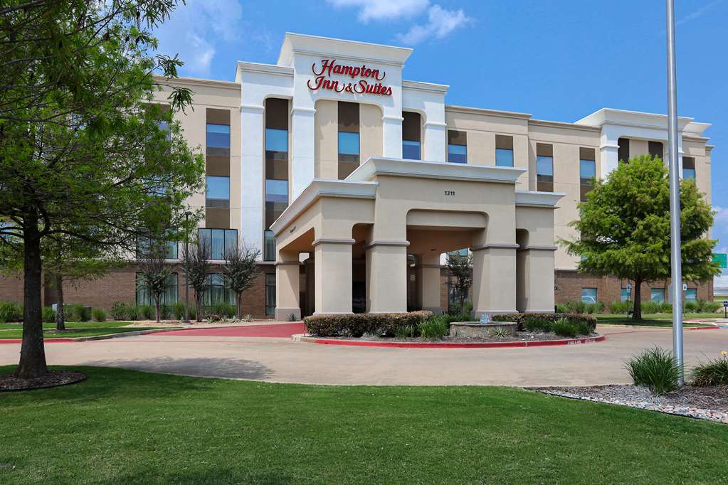 Hampton Inn & Suites Dallas - thumb 0
