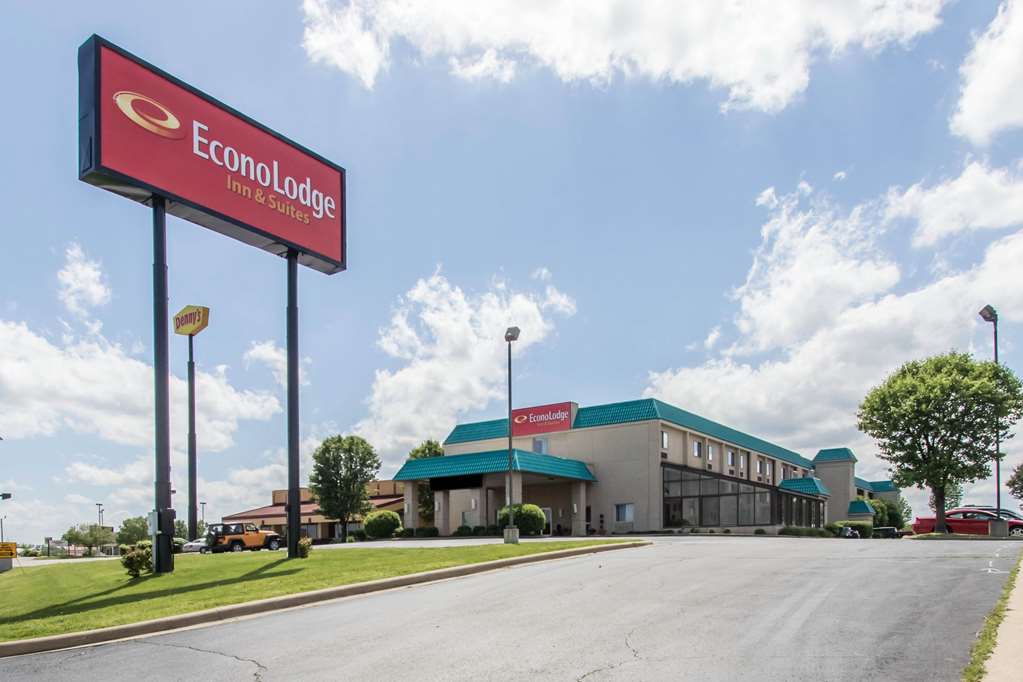 Econo Lodge Inn & Suites, Joplin - thumb 1