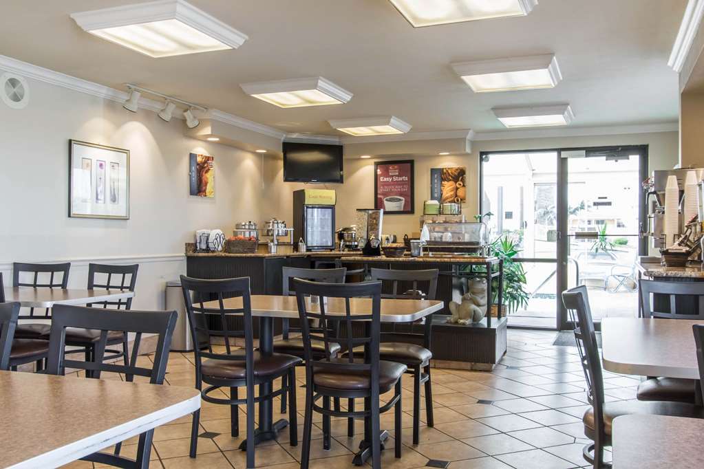 Econo Lodge Inn & Suites, Joplin - thumb 12