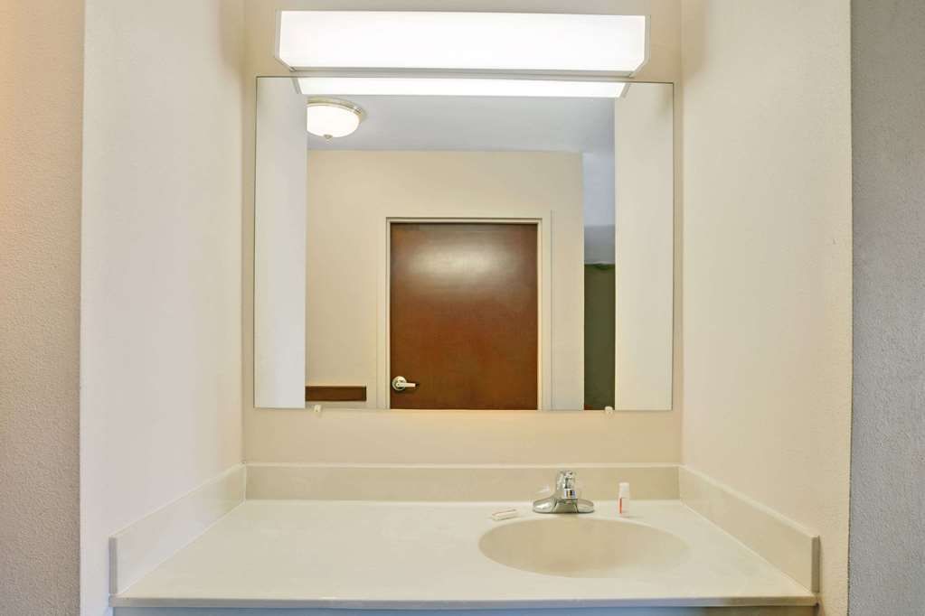 Super 8 Louisville/Expo Center - thumb 8