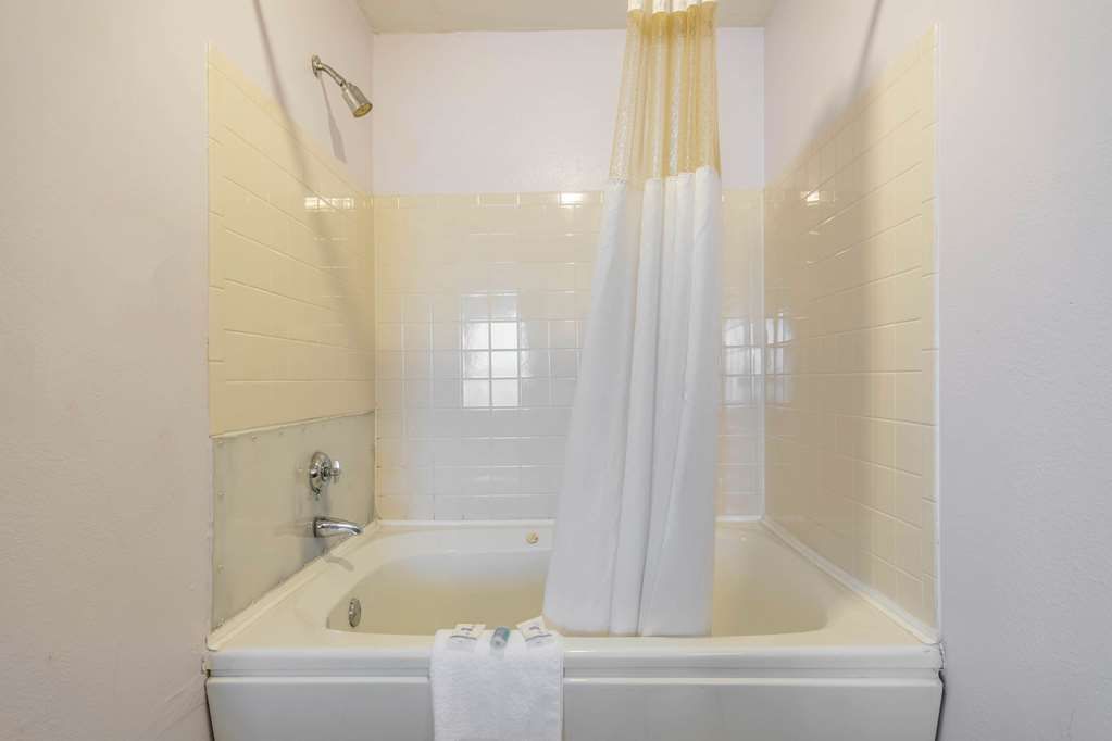 Rodeway Inn - thumb 17