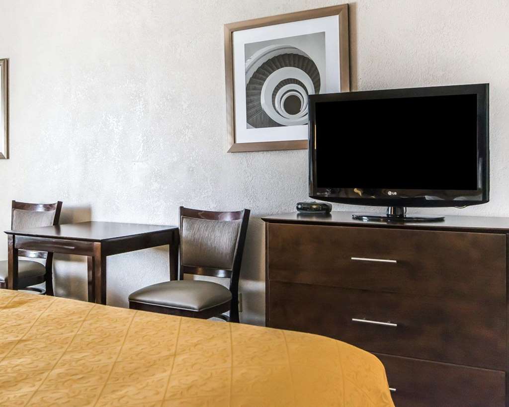 Quality Inn & Suites University/Airport - thumb 6