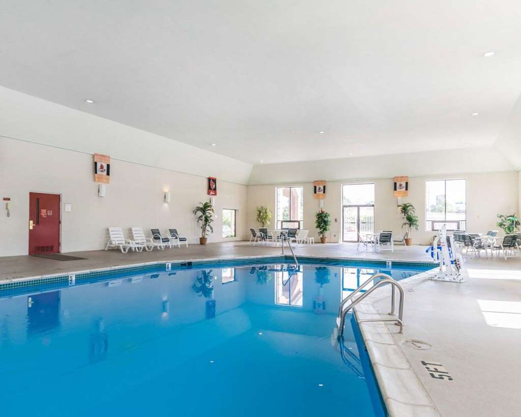 Quality Inn & Suites University/Airport - thumb 7