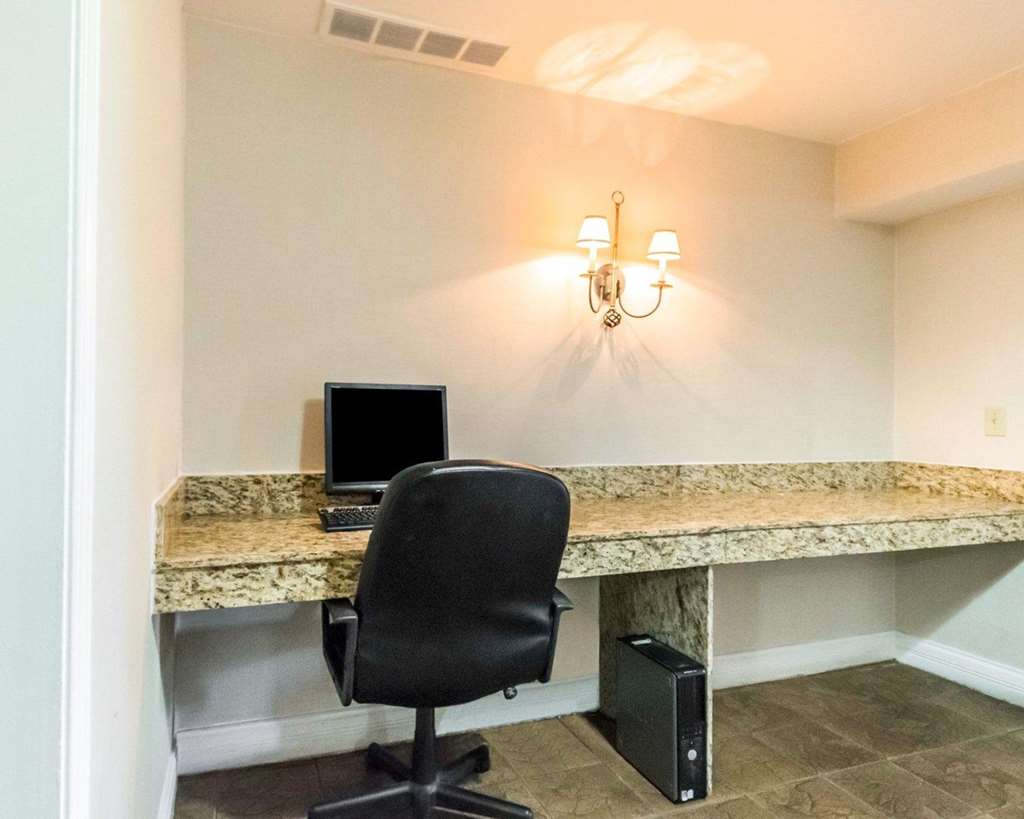 Quality Inn & Suites University/Airport - thumb 16