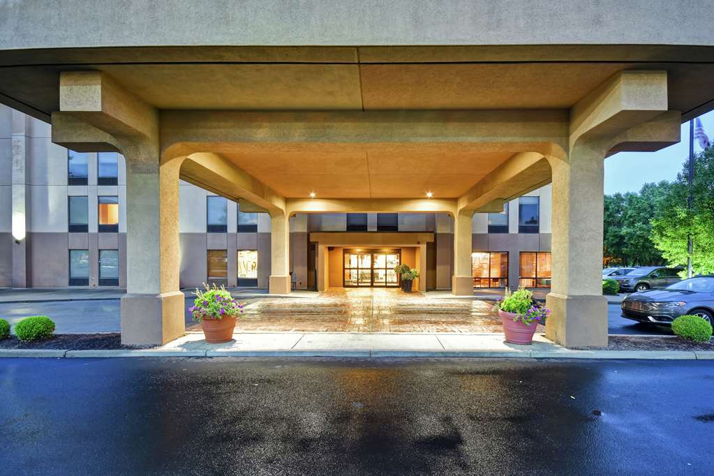 Hampton Inn Louisville Airport - thumb 1