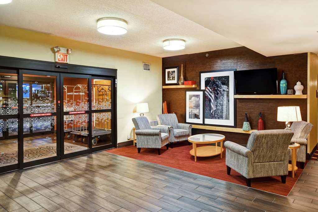 Hampton Inn Louisville Airport - thumb 3