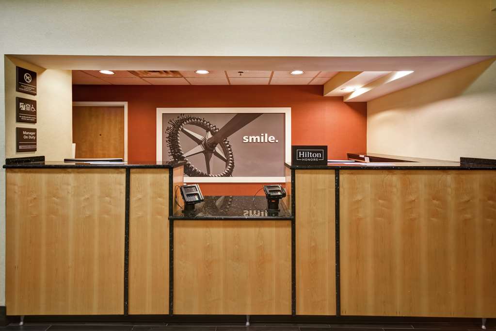 Hampton Inn Louisville Airport - thumb 4