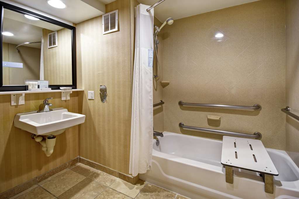 Hampton Inn Louisville Airport - thumb 7