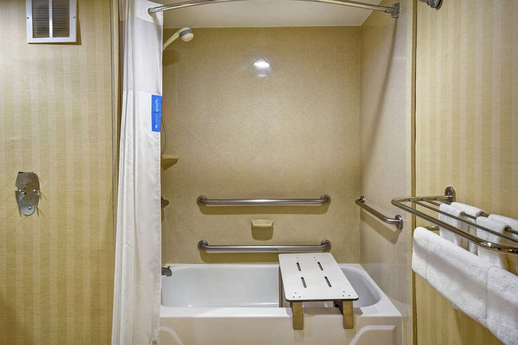 Hampton Inn Louisville Airport - thumb 8