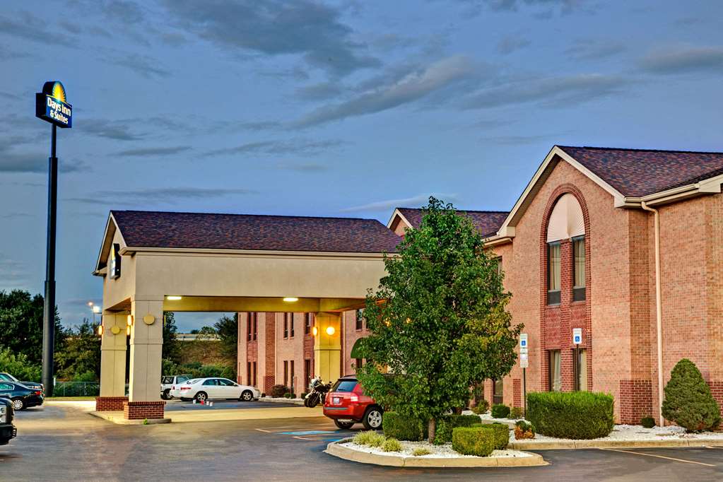 Days Inn & Suites Louisville Airport SW - thumb 1