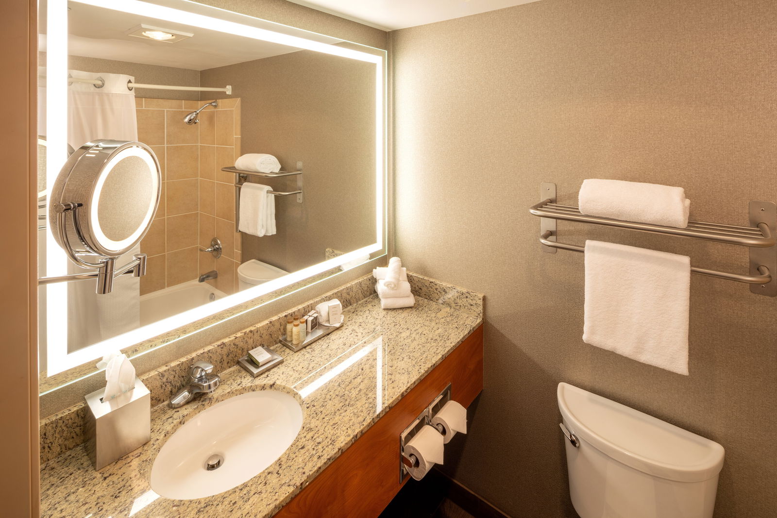 Silver Cloud Inn - thumb 5