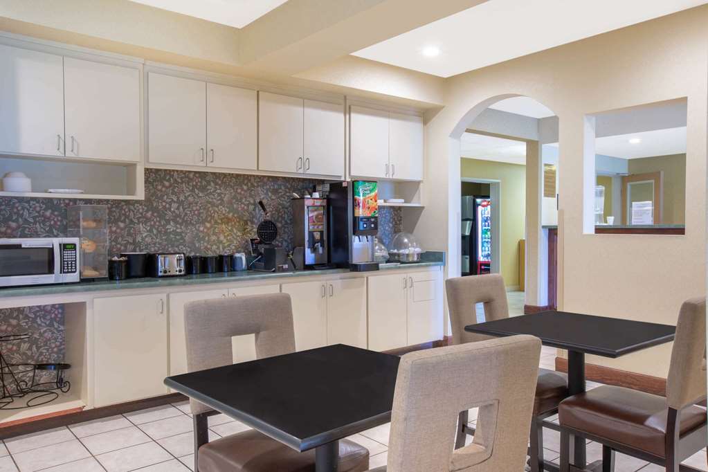 Ramada Limited Redding - thumb 16