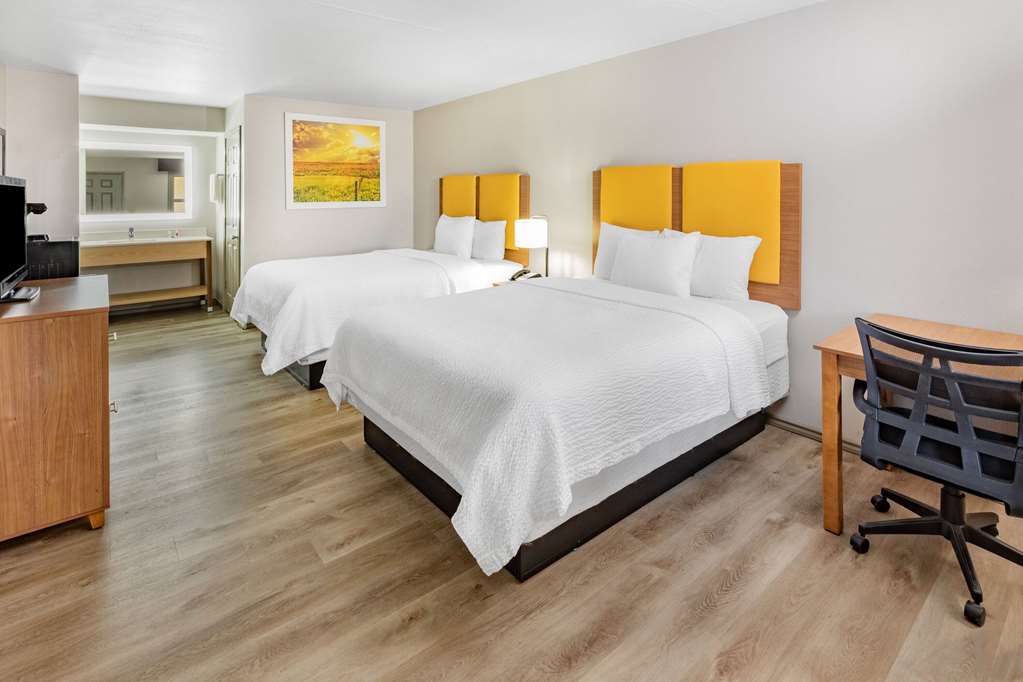 Days Inn & Suites Huntsville - thumb 5