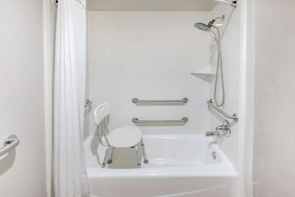Days Inn & Suites Huntsville - thumb 9