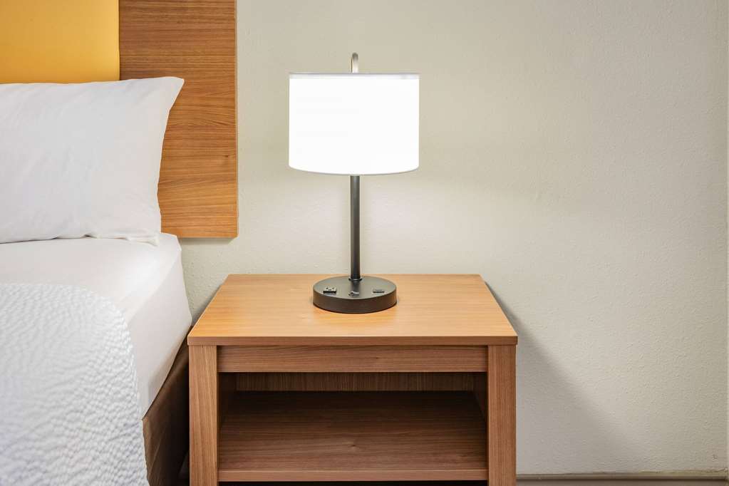 Days Inn & Suites Huntsville - thumb 10