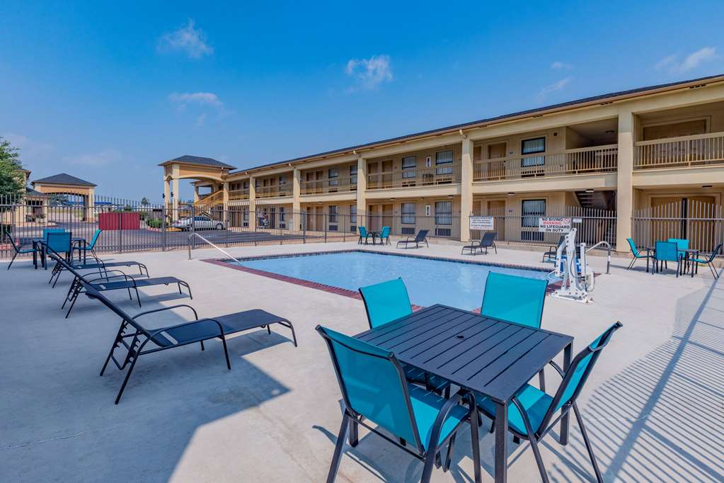 Days Inn & Suites Huntsville - thumb 12