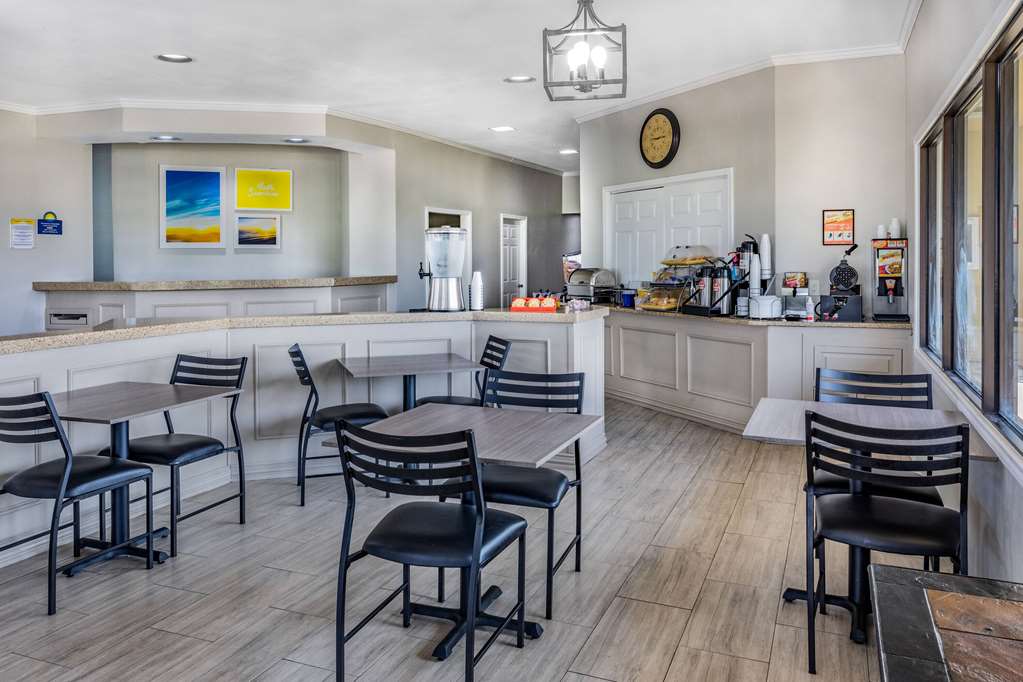 Days Inn & Suites Huntsville - thumb 14