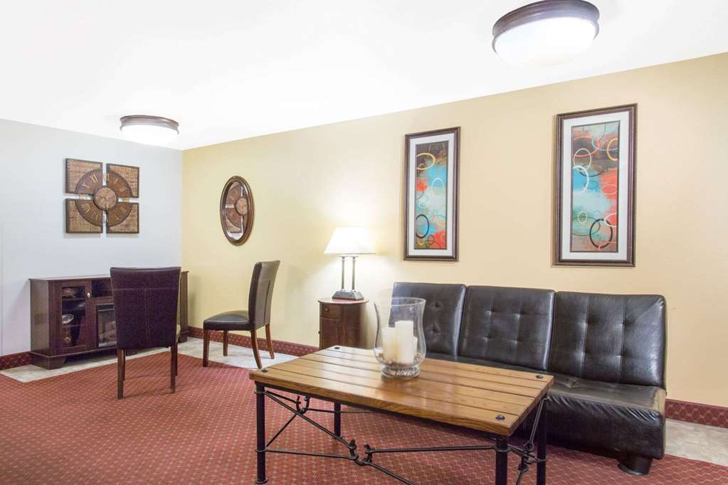 Super 8 Elko - thumb 2