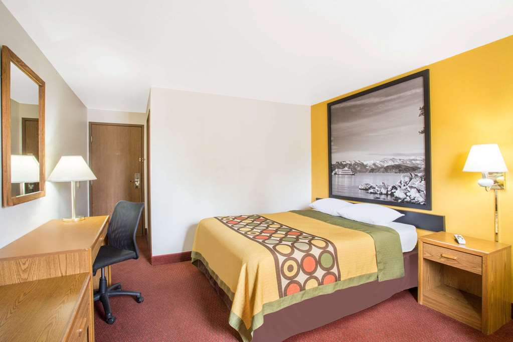 Super 8 Elko - thumb 9