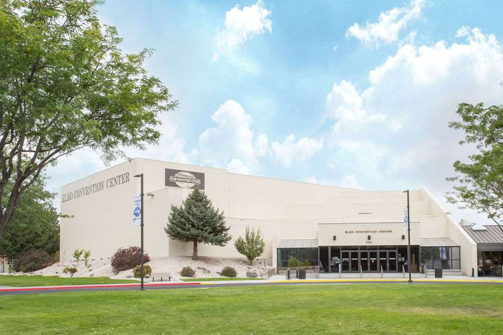 Super 8 Elko - thumb 10