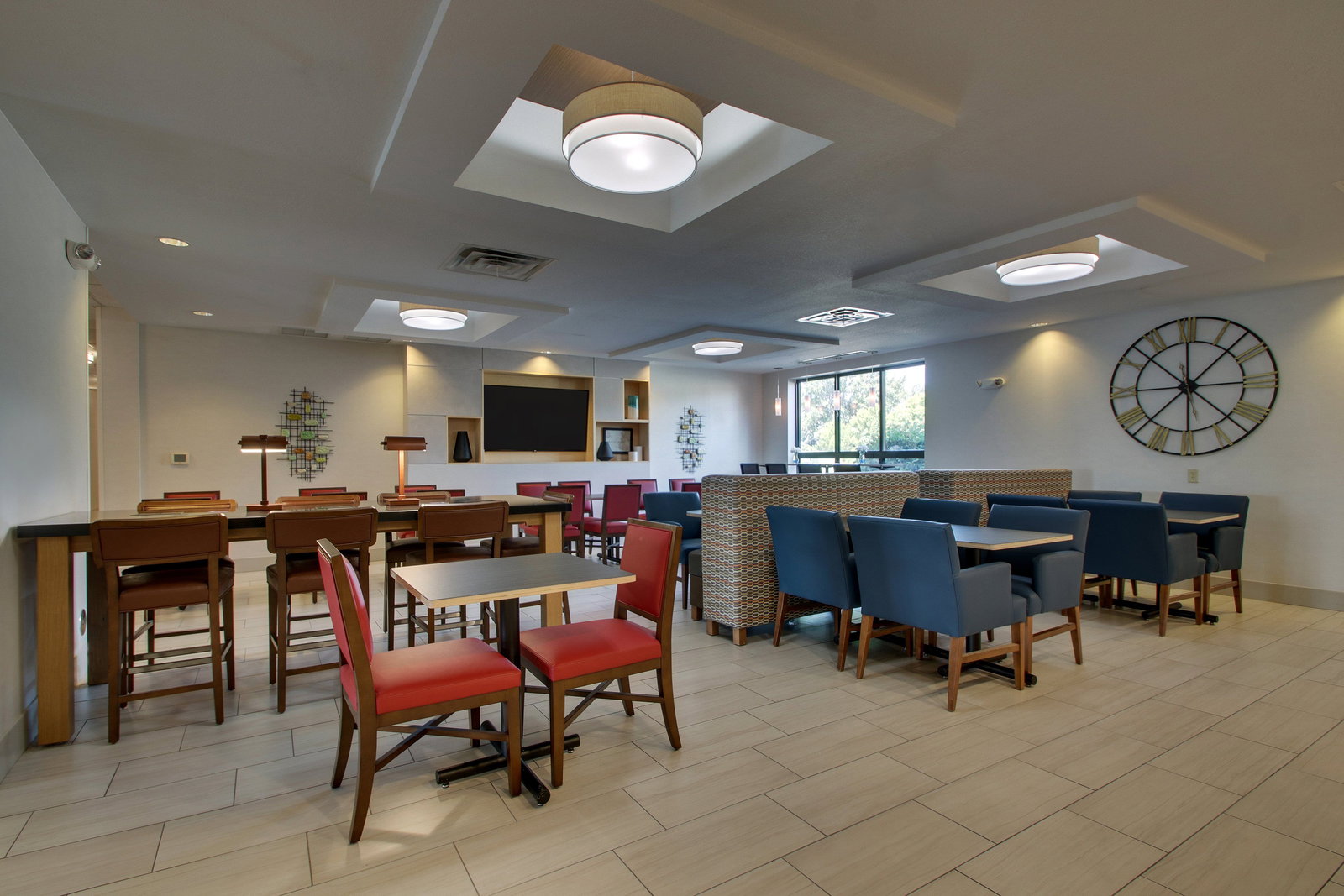 Holiday Inn Express Hotel & Suites - thumb 12