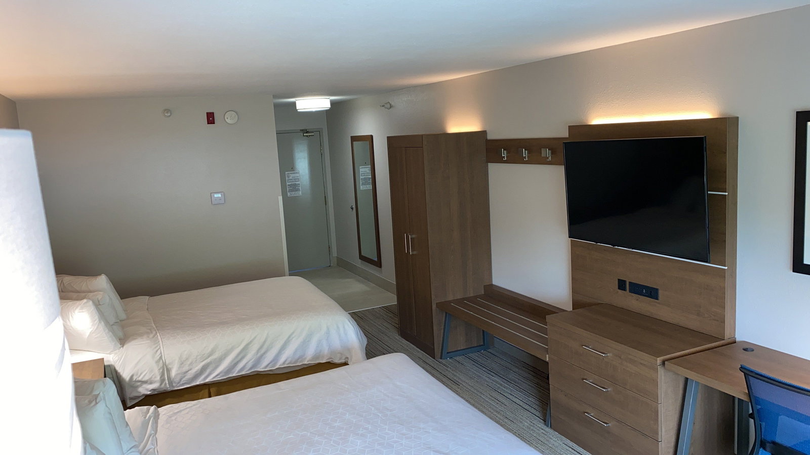 Holiday Inn Express Hotel & Suites - thumb 4