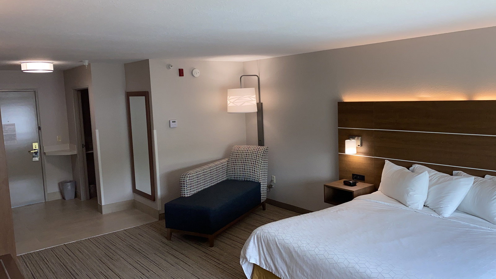 Holiday Inn Express Hotel & Suites - thumb 6