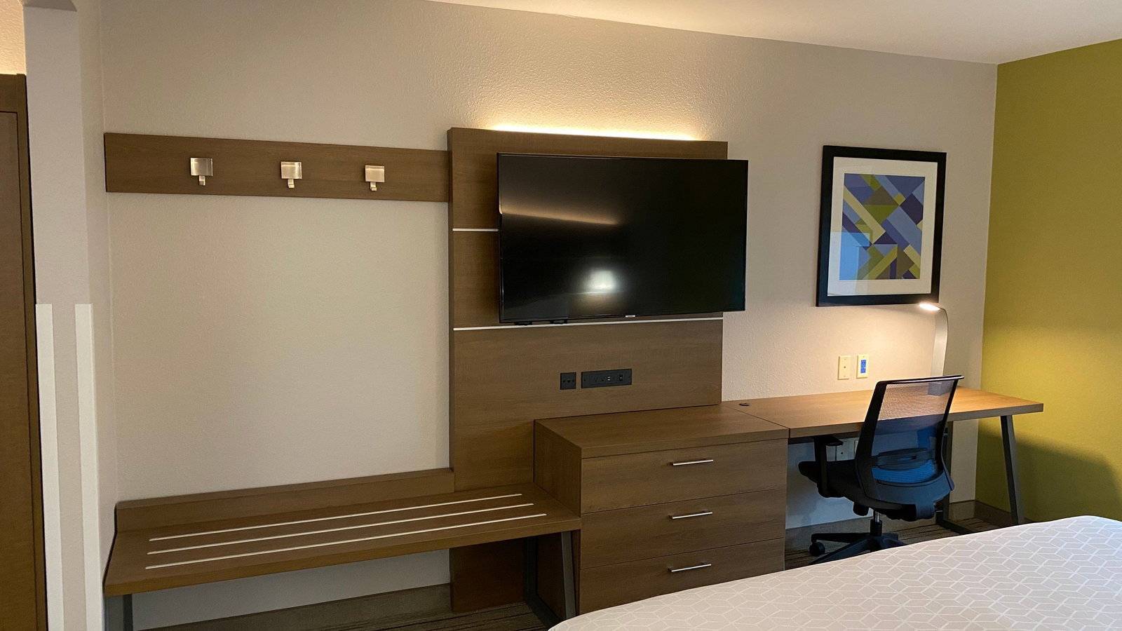 Holiday Inn Express Hotel & Suites - thumb 14