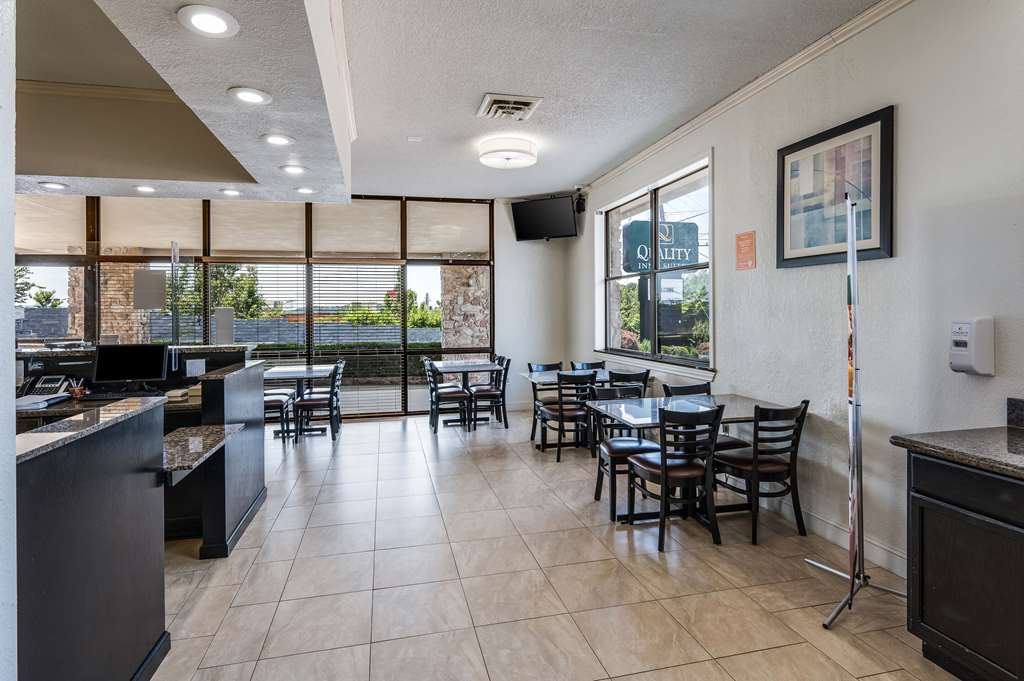 Quality Inn And Suites - thumb 12