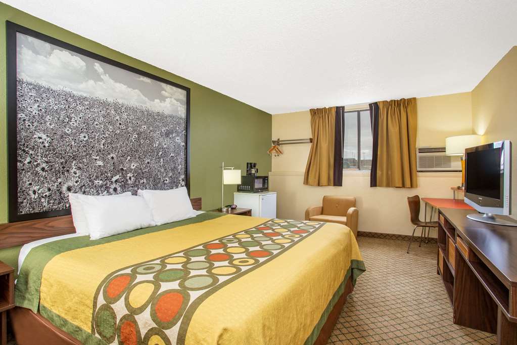 Super 8 Craig - thumb 7