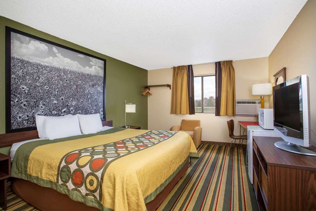 Super 8 Craig - thumb 8