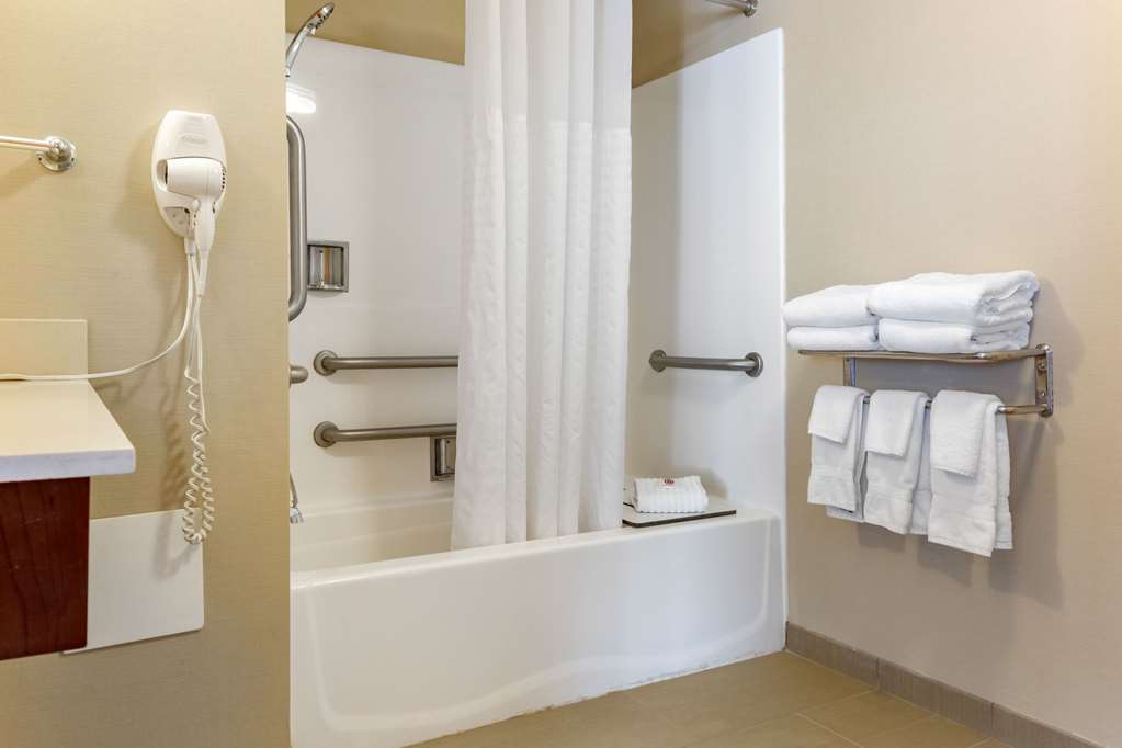 Comfort Suites Amish Country - thumb 6