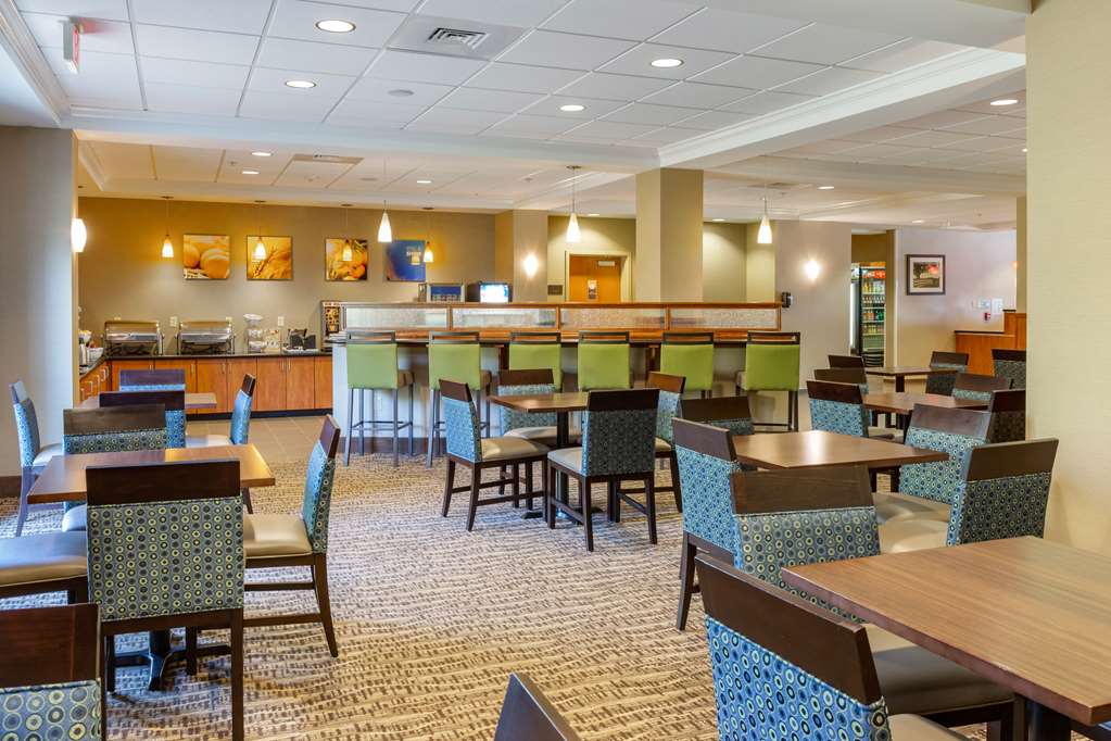 Comfort Suites Amish Country - thumb 10