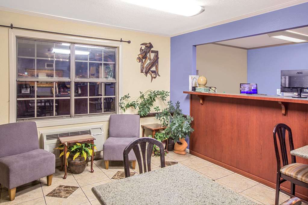 Days Inn Monroe - thumb 4