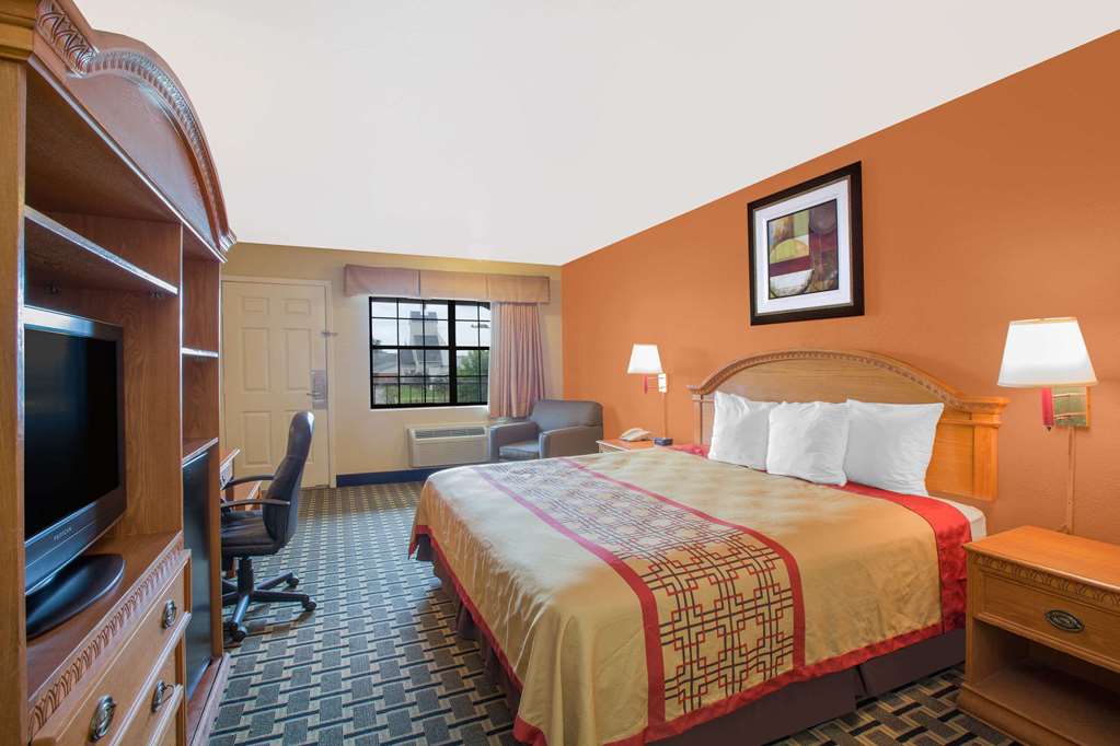 Days Inn Monroe - thumb 6