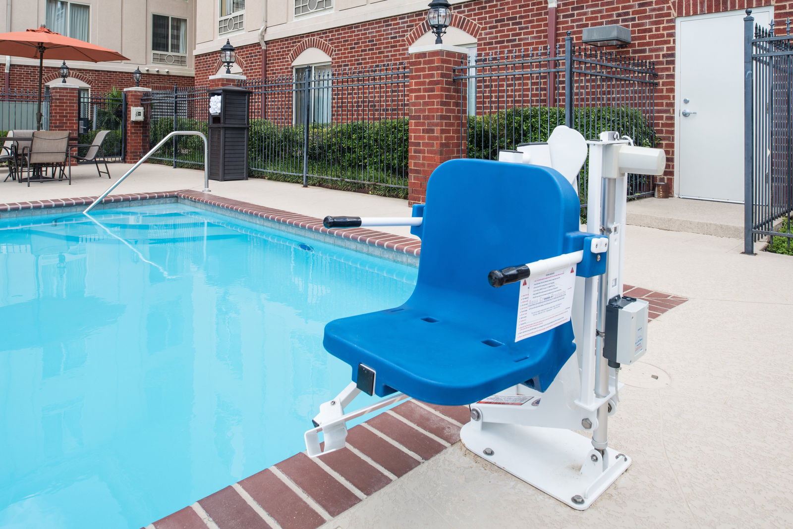 Holiday Inn Express & Suites - thumb 9