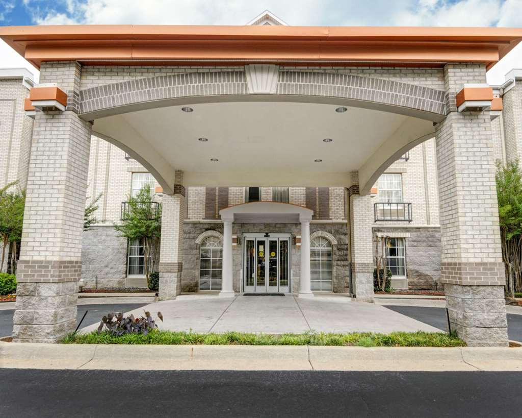 Quality Inn & Suites West - thumb 0