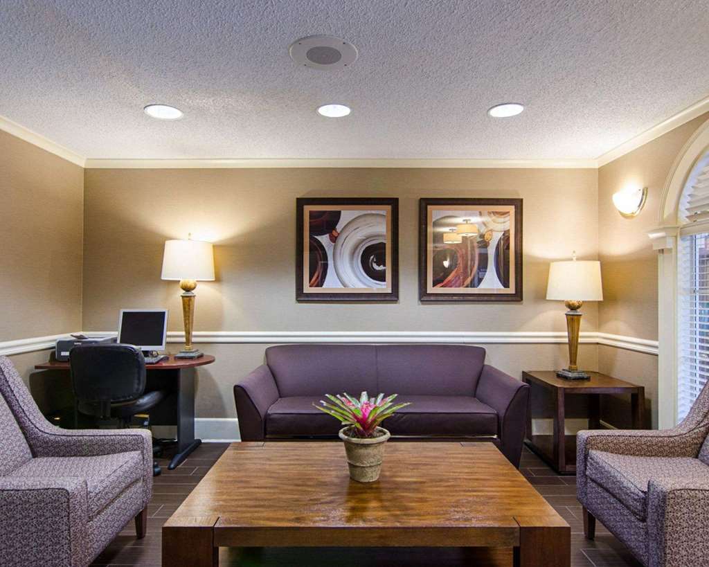 Quality Inn & Suites West - thumb 3