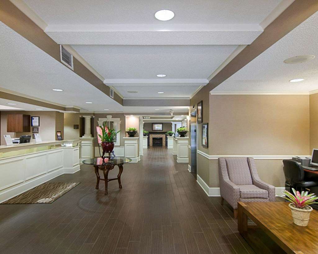 Quality Inn & Suites West - thumb 4