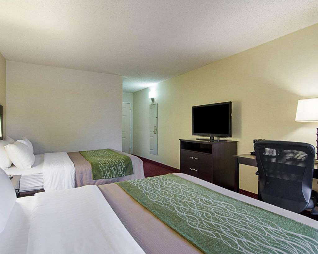 Quality Inn & Suites West - thumb 6