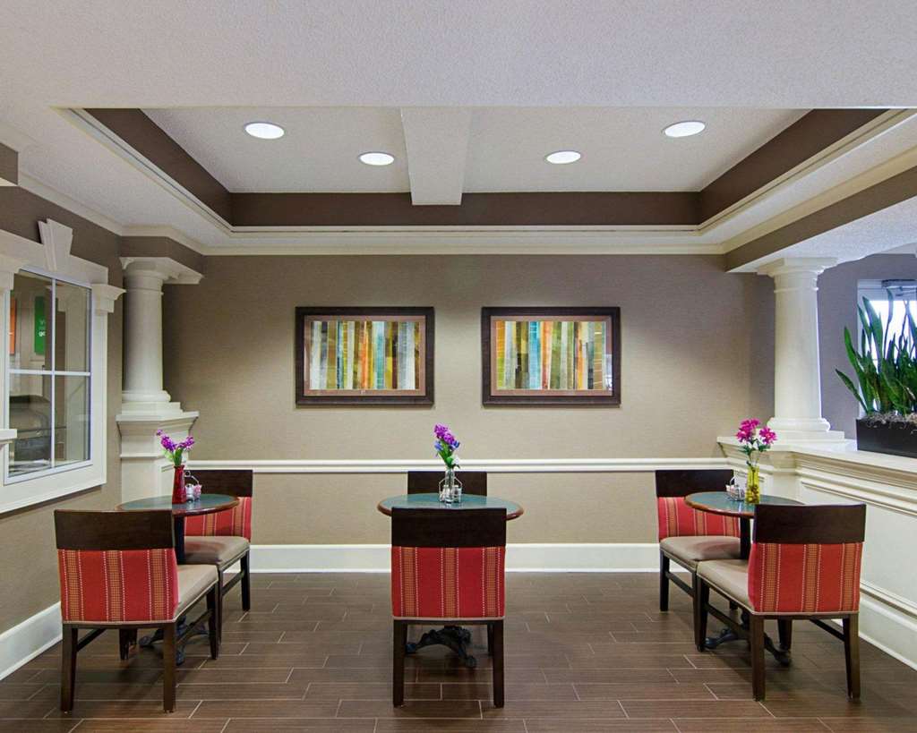 Quality Inn & Suites West - thumb 10