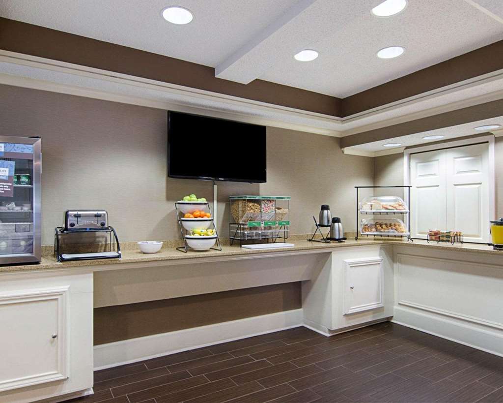 Quality Inn & Suites West - thumb 12