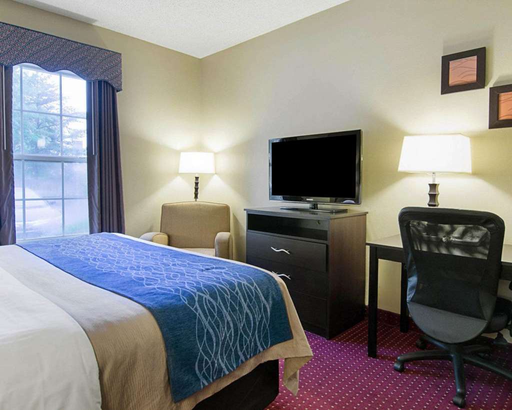 Quality Inn & Suites West - thumb 14