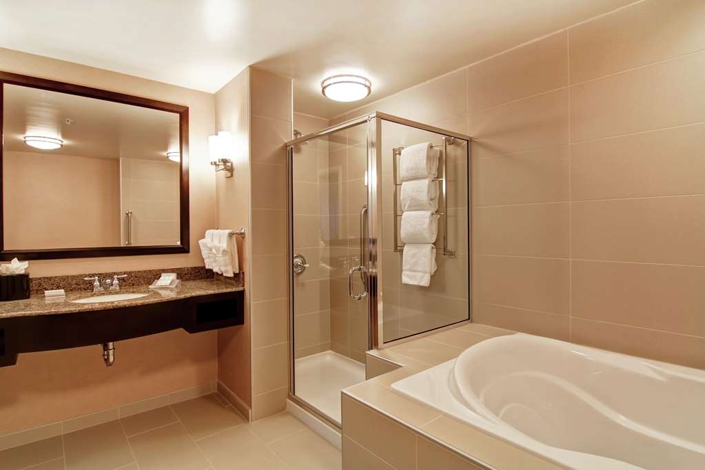 Hilton Garden Inn Woodbridge - thumb 6