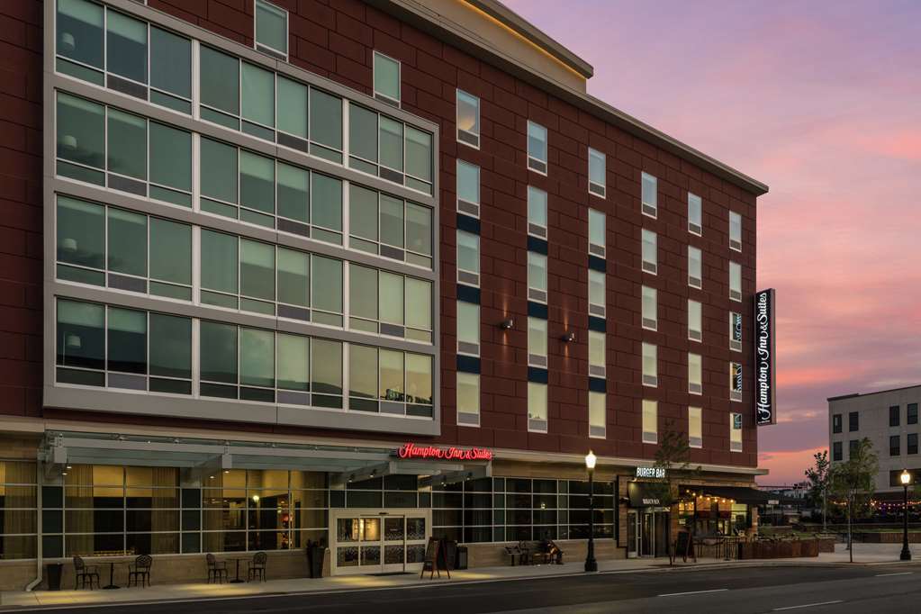 Hampton Inn & Suites Fort Wayne Downtown - thumb 2
