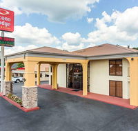 Econo Lodge Inn  Suites - Tourism House